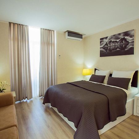 Holiday Lux Tower Batumi Exterior foto