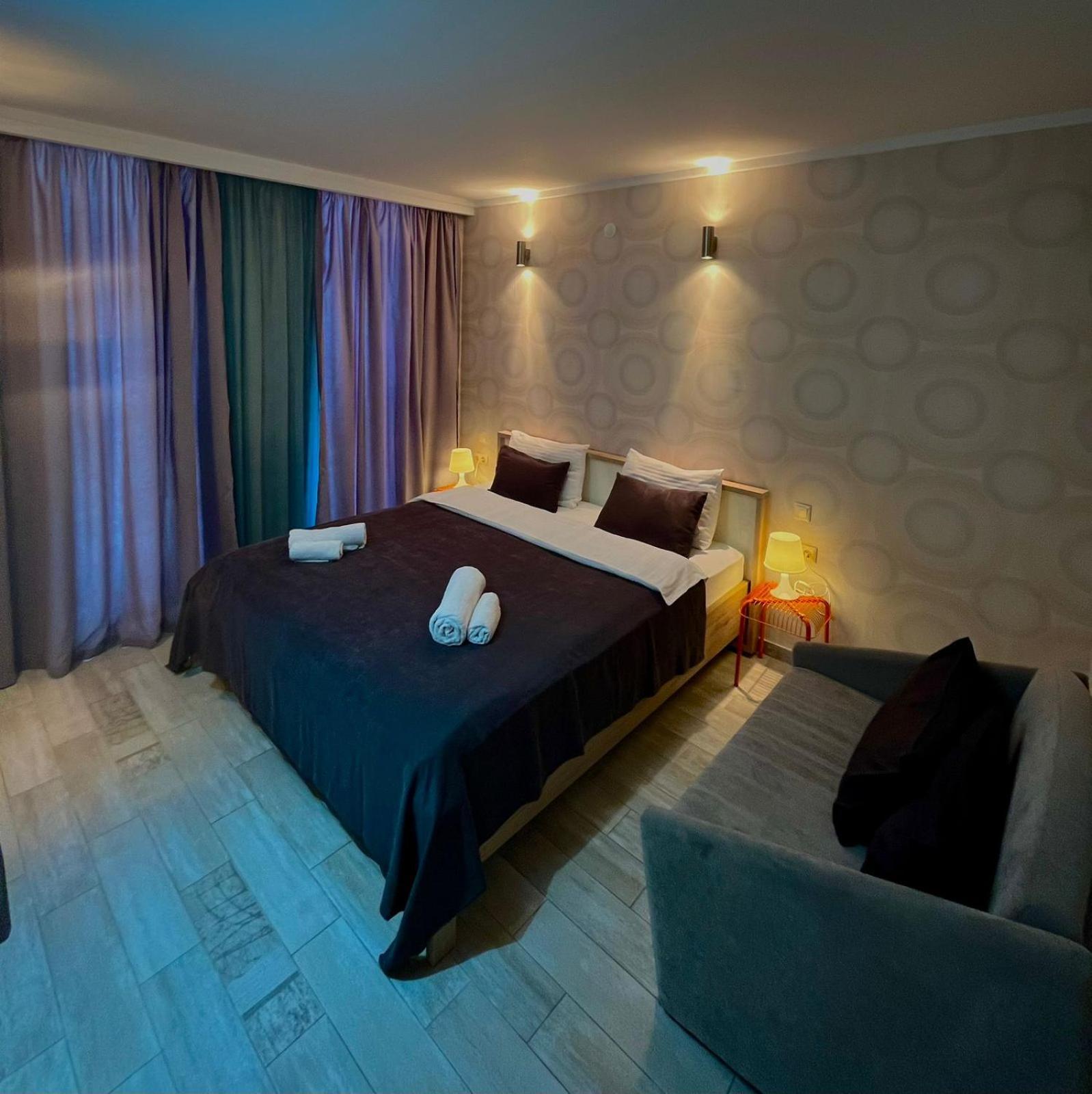 Holiday Lux Tower Batumi Exterior foto